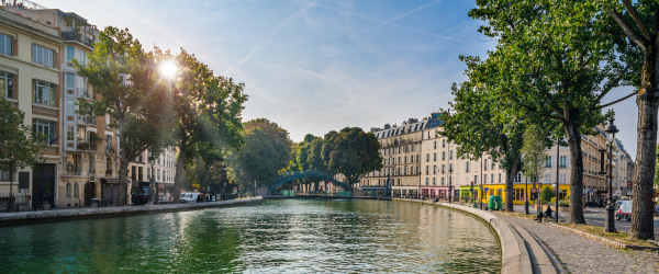 A romantic stroll along the banks of the Canal Saint Martin