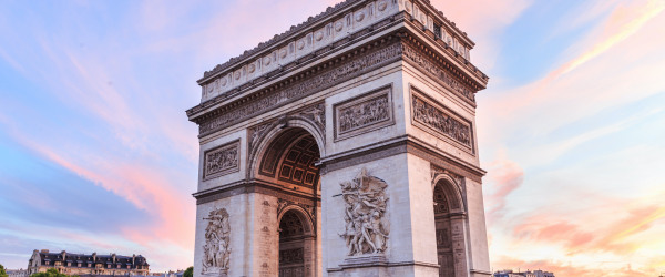 Discover the Arc de Triomphe by day and by night