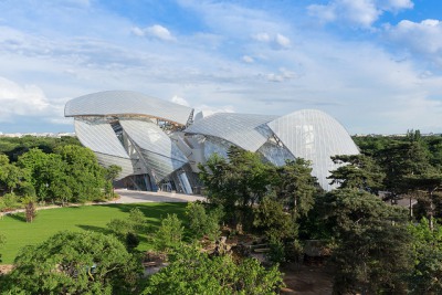 Summer sales and an exhibition at the Louis Vuitton Foundation in Paris